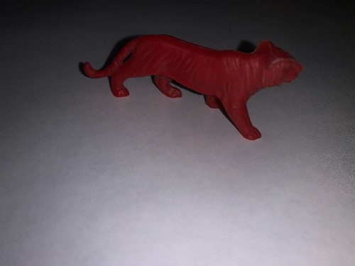 Red panther figurine - red,